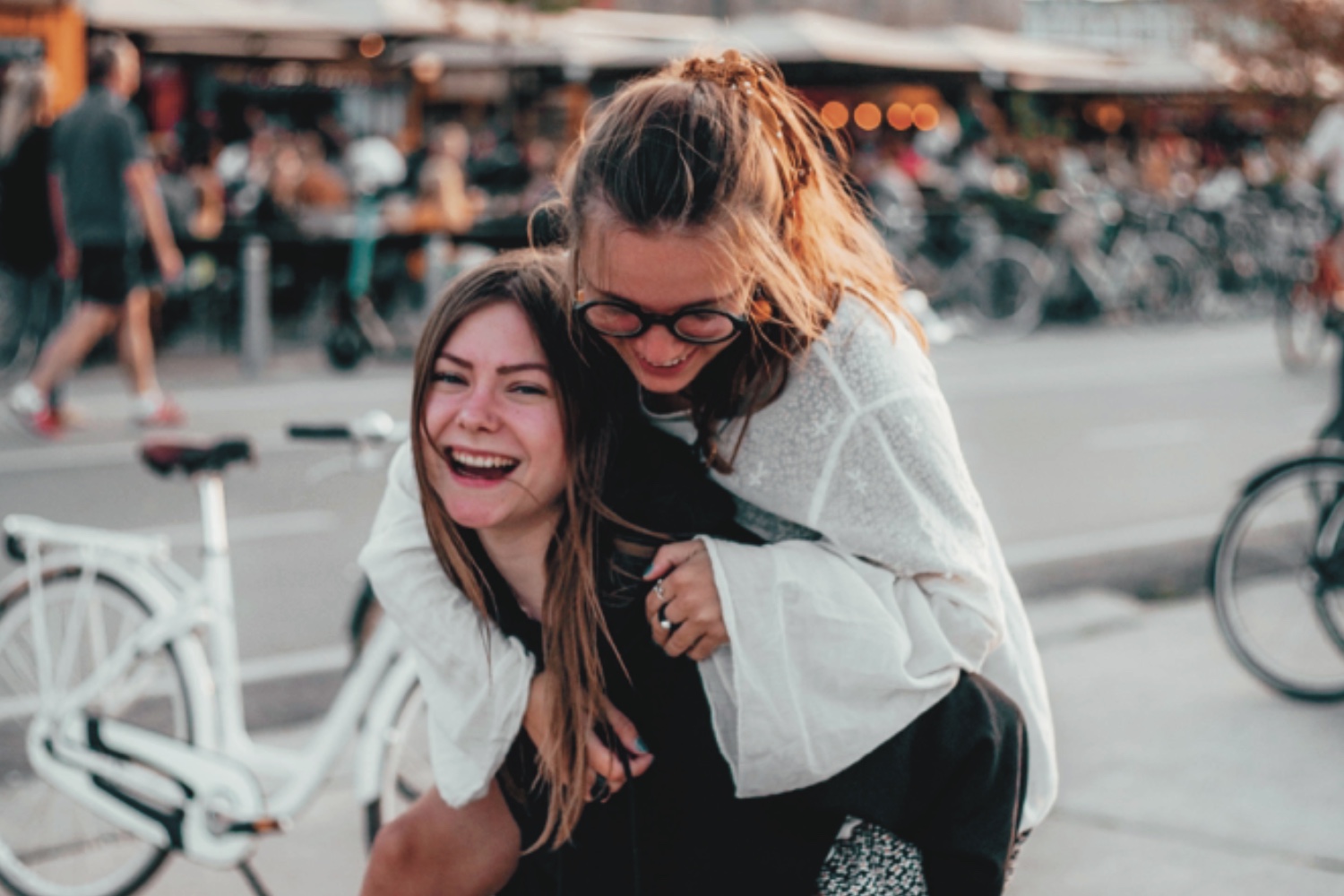 Al momento stai visualizzando Cos’è la felicità e dove possiamo trovarla?